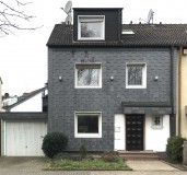 Hausfront-2