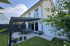 FREP-Expose-Toenisheide-Hausrueckseite-Terrasse