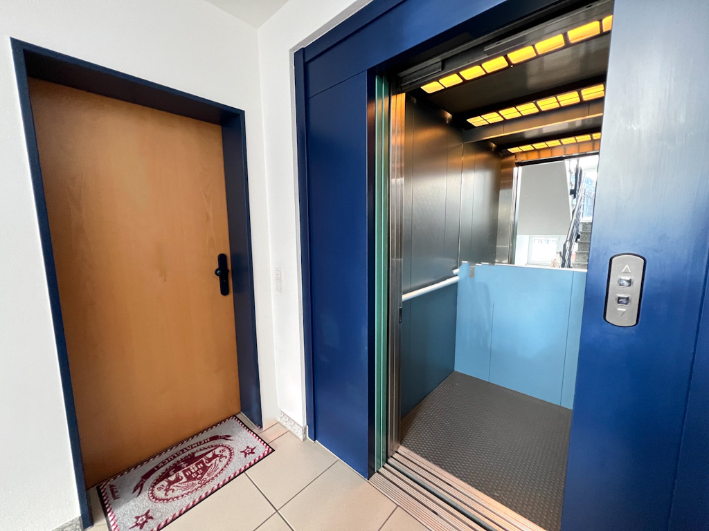 Rollstuhlgerechte Wohnung mit Aufzug, Garten, TGStellplatz