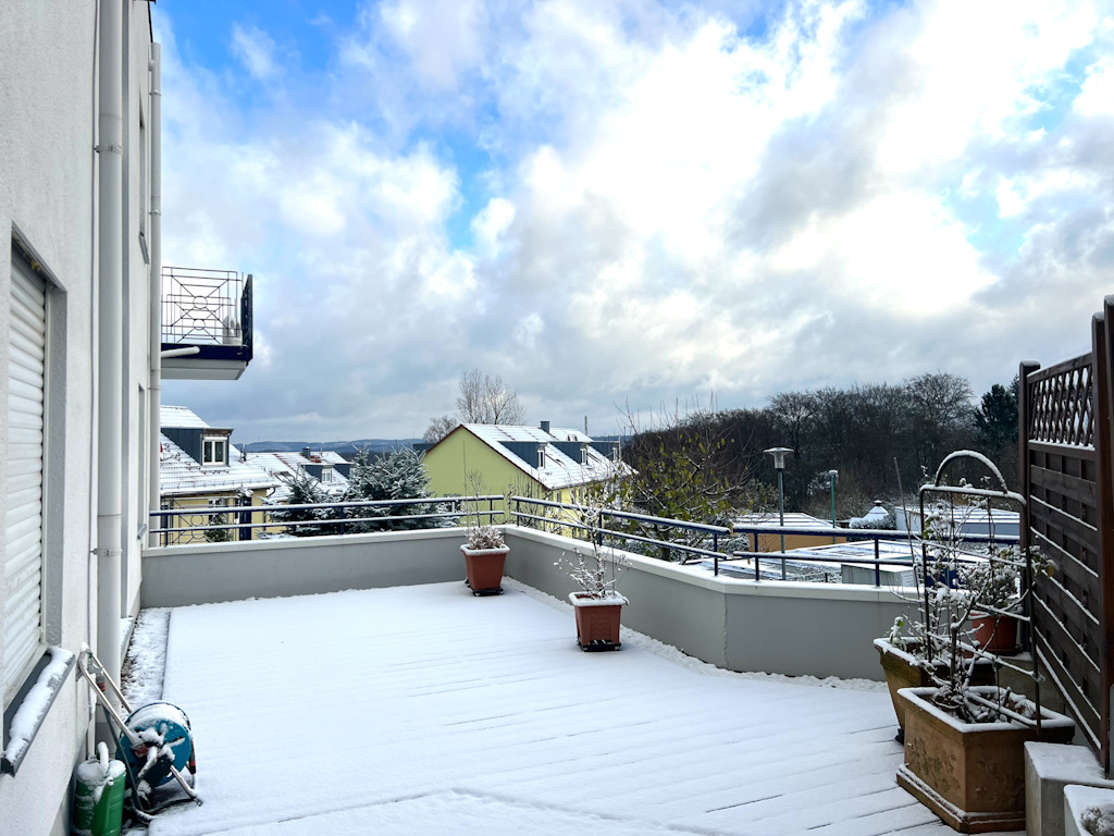Rollstuhlgerechte Wohnung mit Aufzug, Garten, TGStellplatz