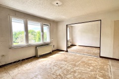 Wohnzimmer/ Kinderzimmer geöffnet zu einem Raum