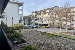 Blick-Balkon-Strassenseite