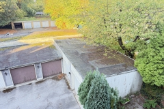 Blick-auf-Garagendaecher