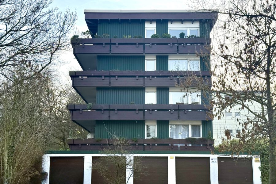 Blick auf das Haus von der Seitenstrasse